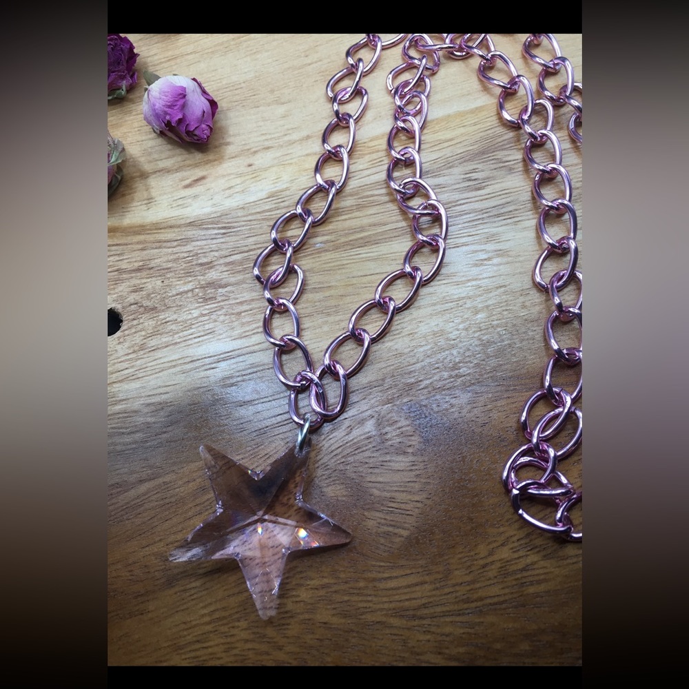 Pink crystal star ⭐️ necklace